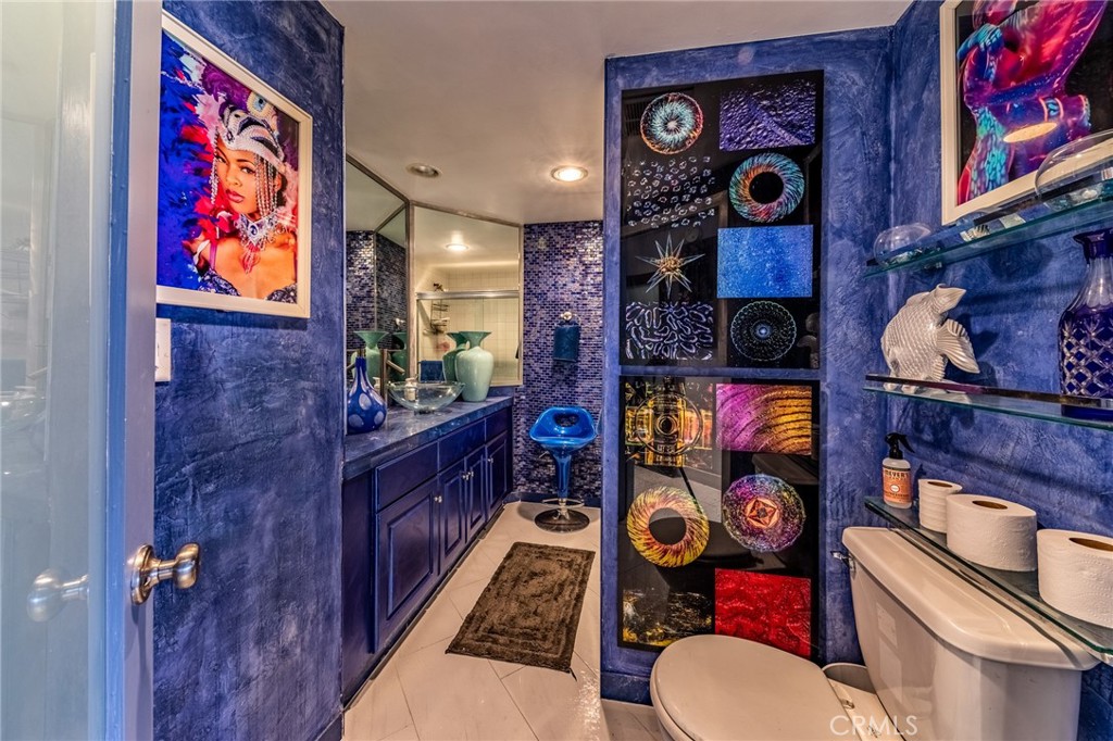 2189 Sunset Plaza Drive