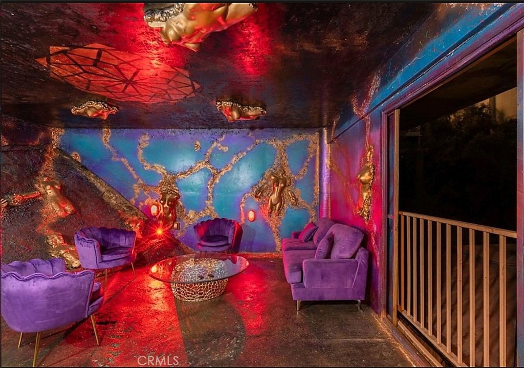 2189 Sunset Plaza Drive