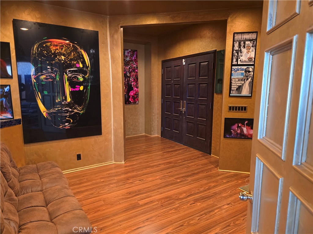 2189 Sunset Plaza Drive