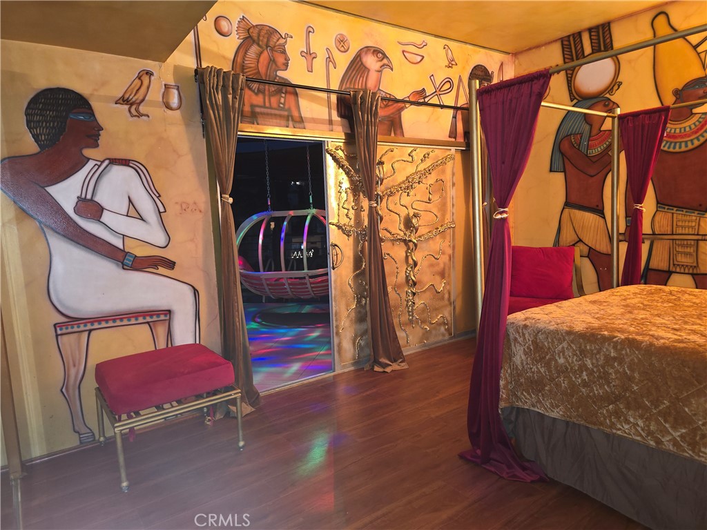 2189 Sunset Plaza Drive