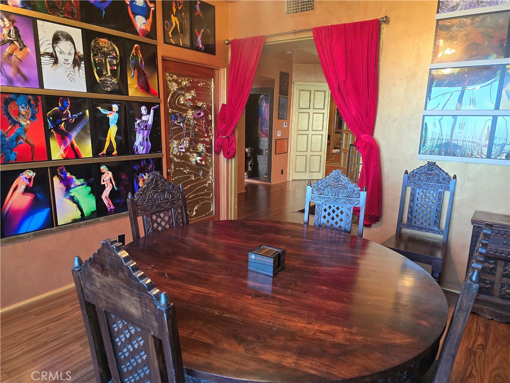 2189 Sunset Plaza Drive