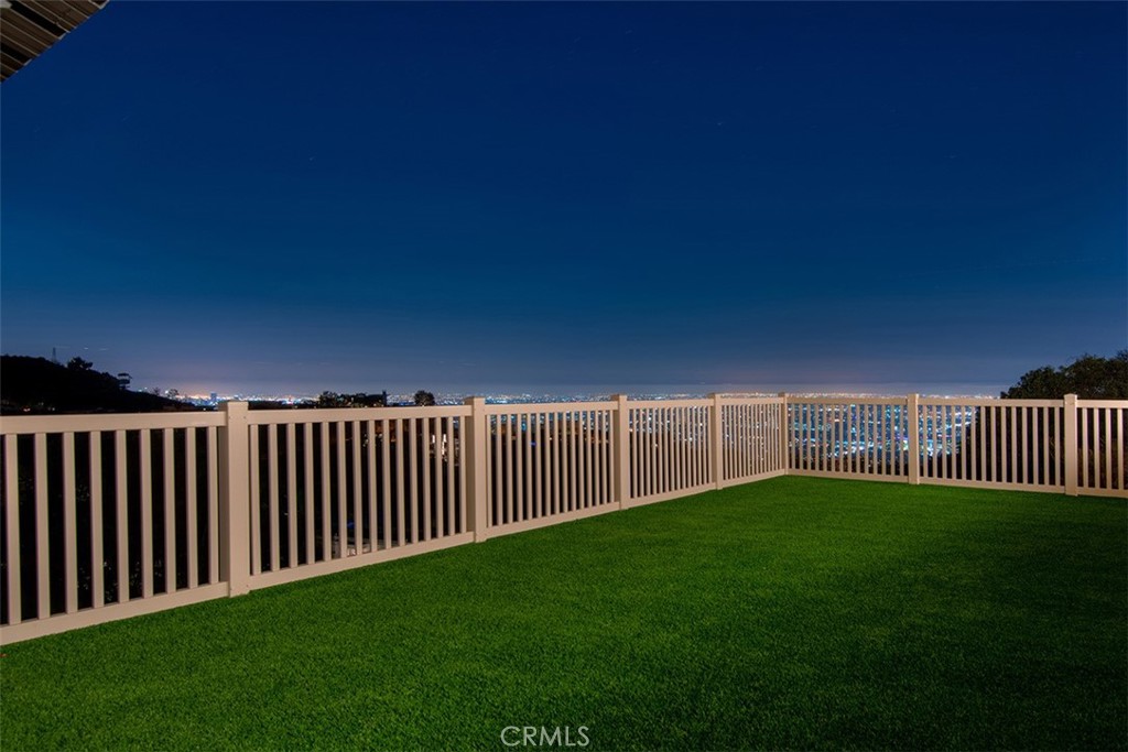 2189 Sunset Plaza Drive