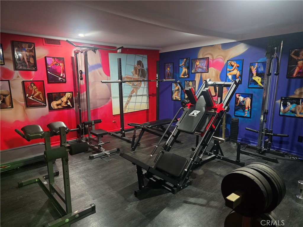 2189 Sunset Plaza Drive