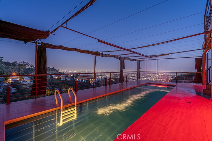 2189 Sunset Plaza Drive