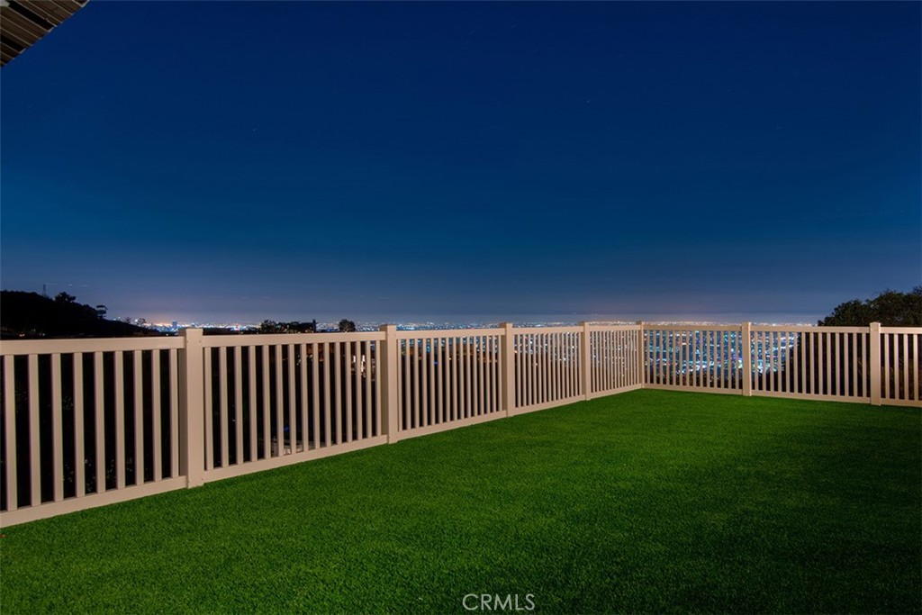 2189 Sunset Plaza Drive