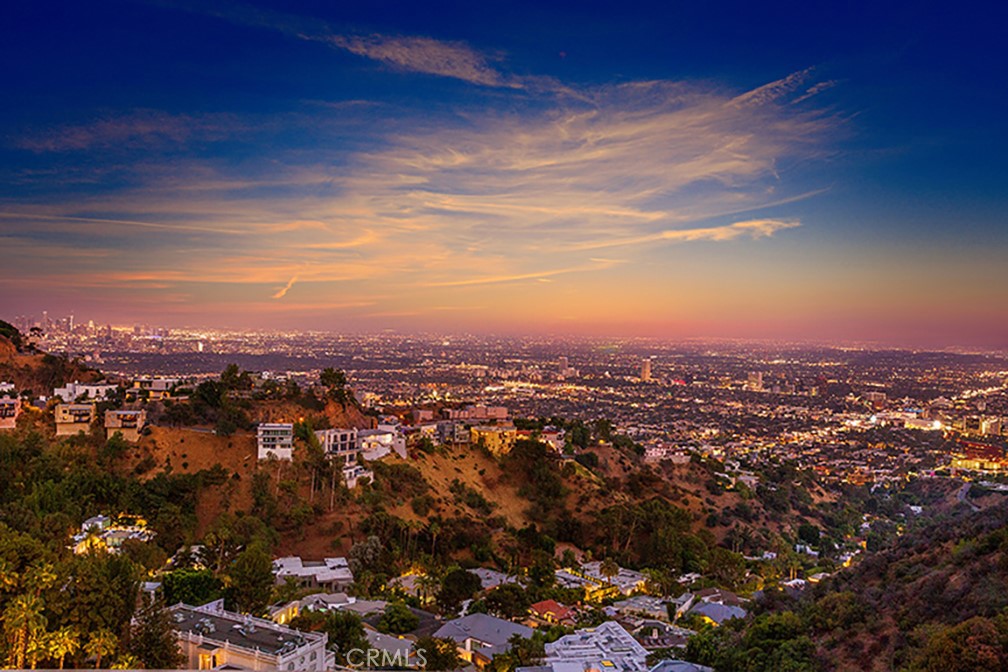 2189 Sunset Plaza Drive