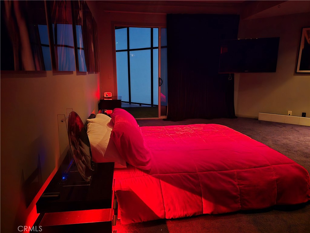 2189 Sunset Plaza Drive