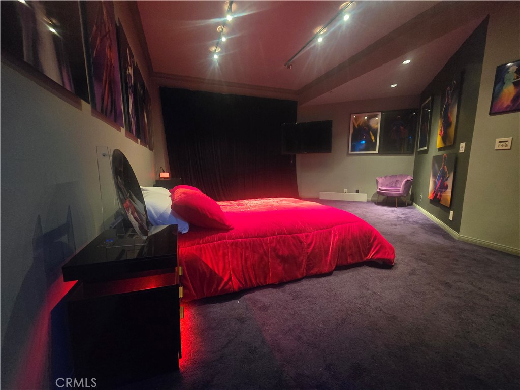 2189 Sunset Plaza Drive