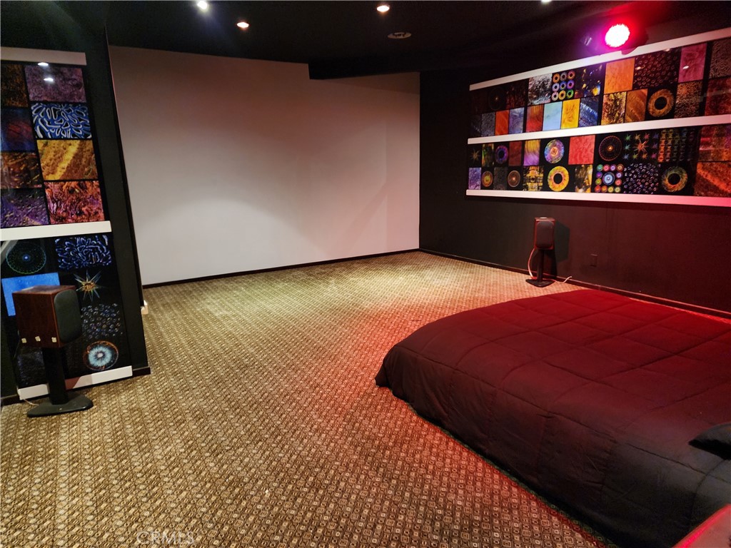 2189 Sunset Plaza Drive