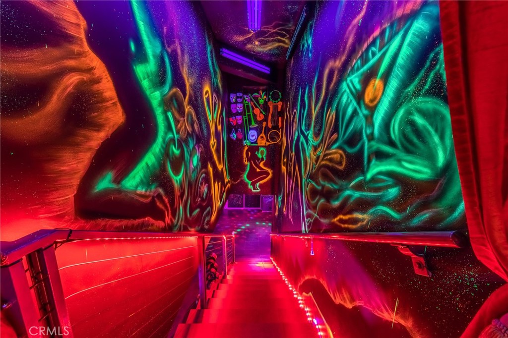 2189 Sunset Plaza Drive