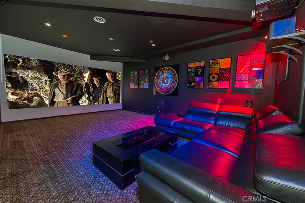 2189 Sunset Plaza Drive