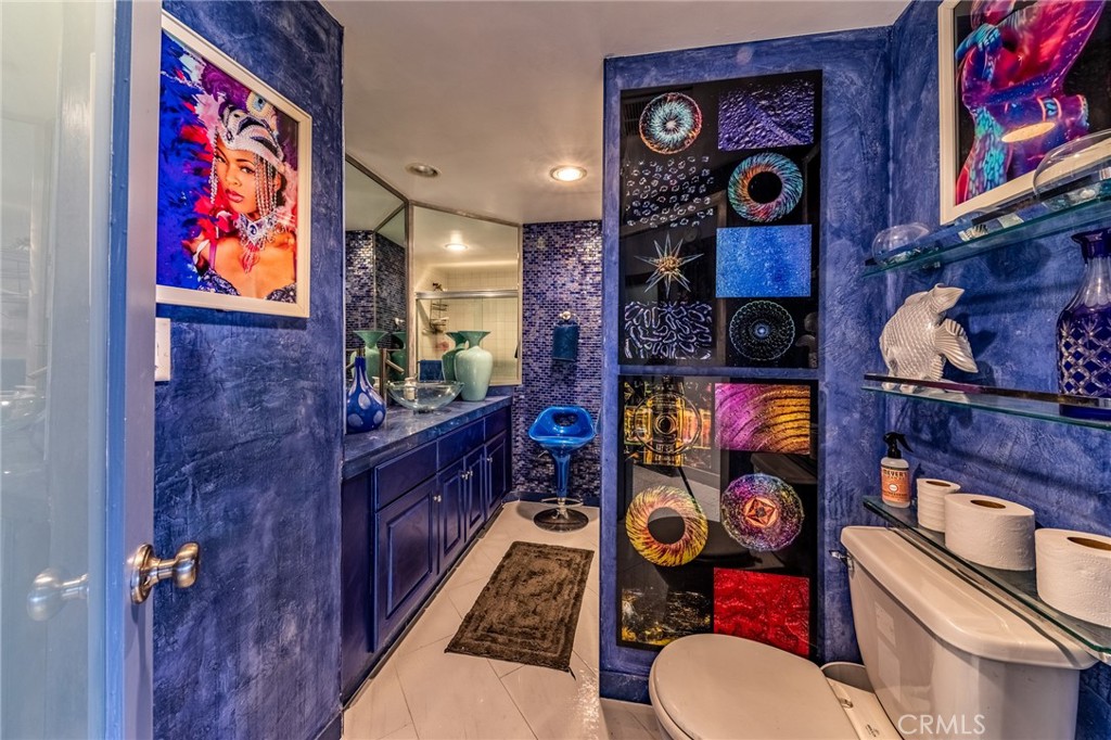 2189 Sunset Plaza Drive