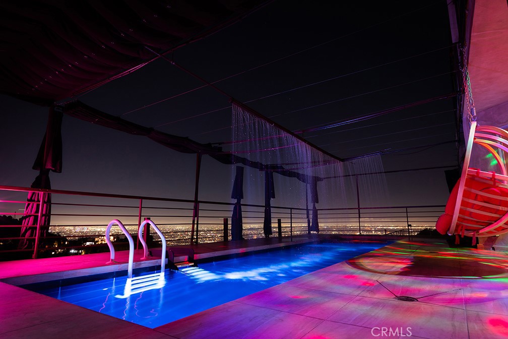 2189 Sunset Plaza Drive