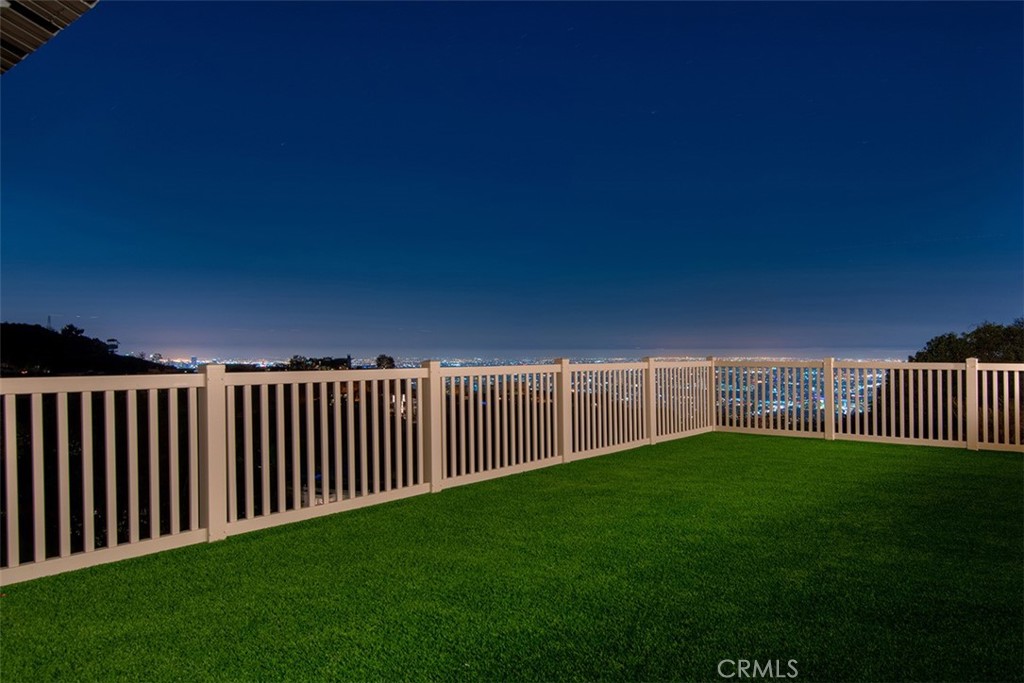 2189 Sunset Plaza Drive