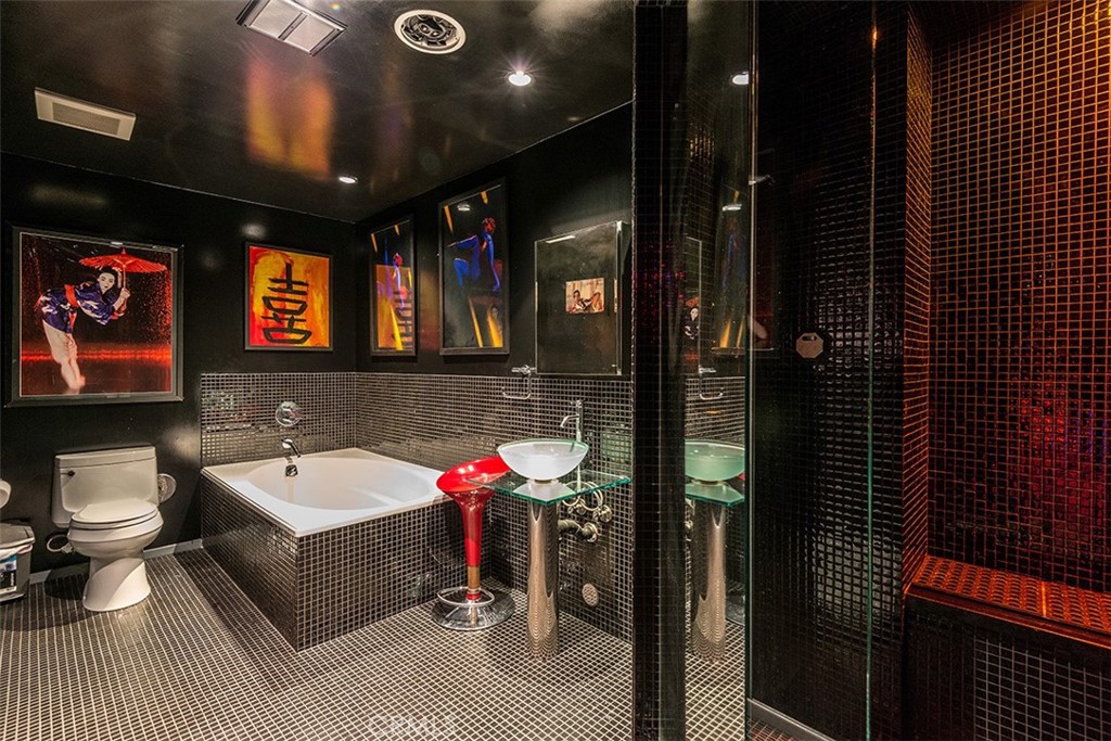 2189 Sunset Plaza Drive