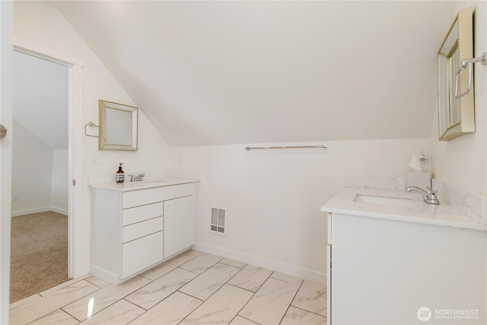 319 Short Columbia Street