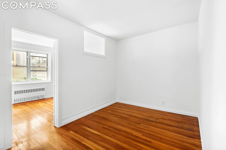 350 E 30th Street 4V