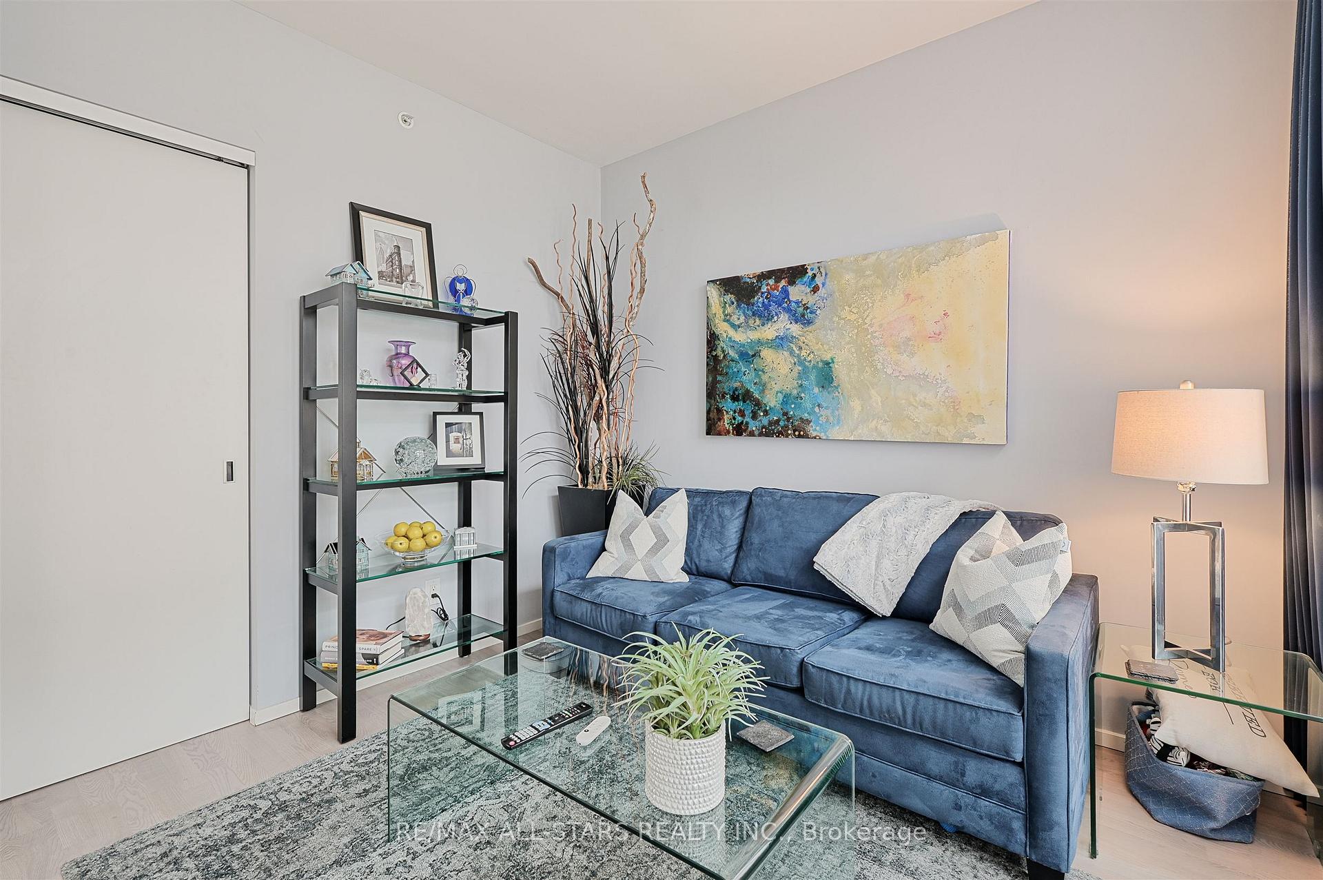101 Charles Street E 803, Toronto C08 Unit: 803