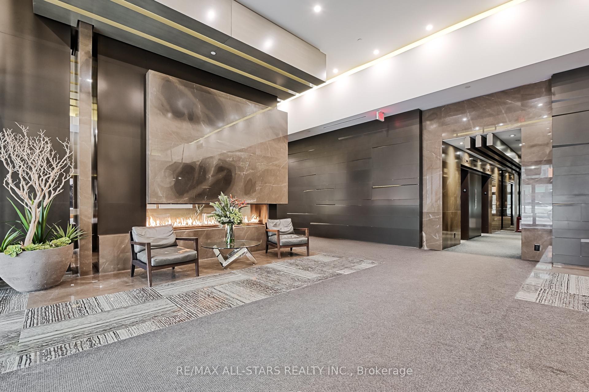 101 Charles Street E 803, Toronto C08 Unit: 803