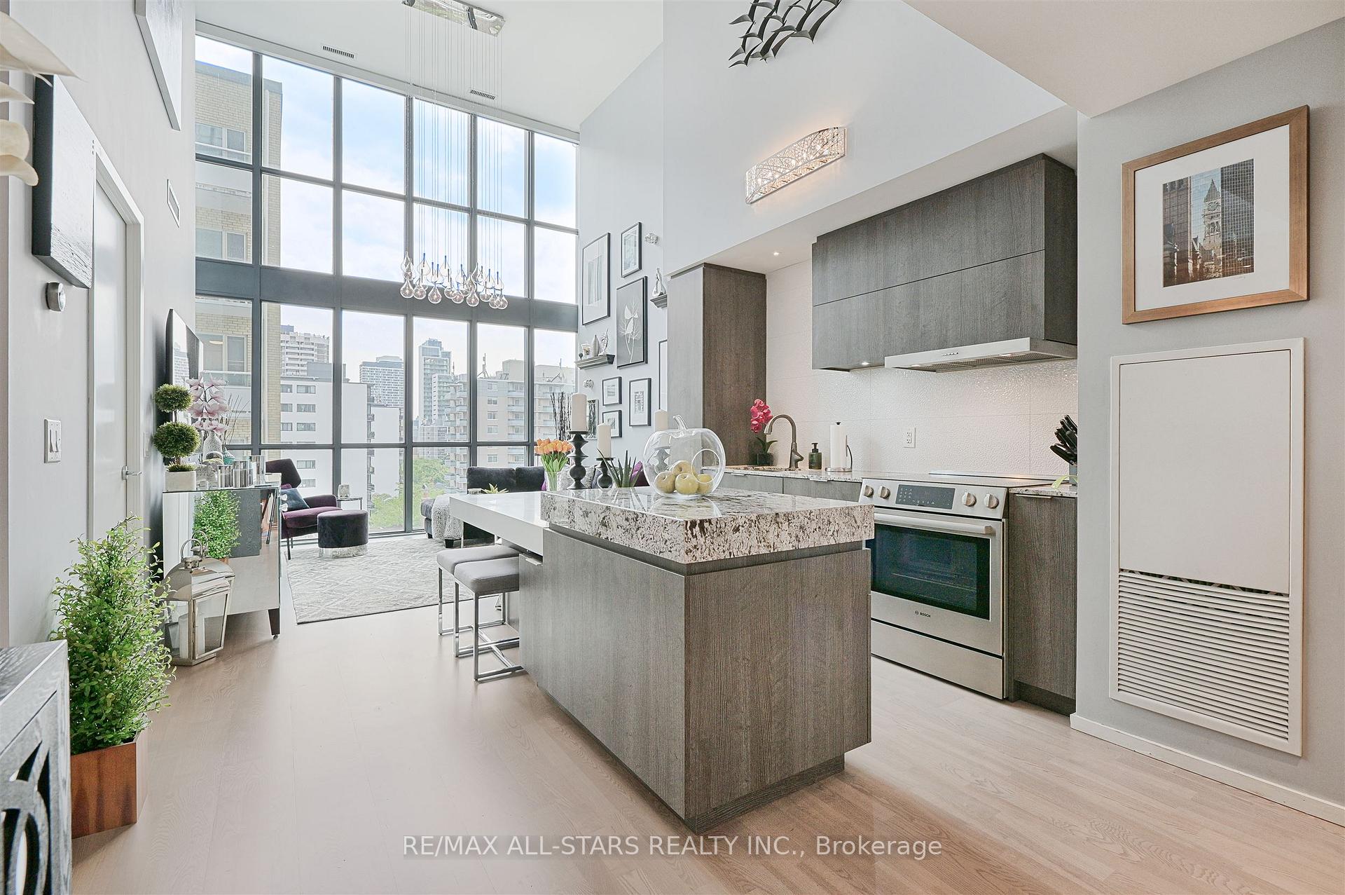 101 Charles Street E 803, Toronto C08 Unit: 803