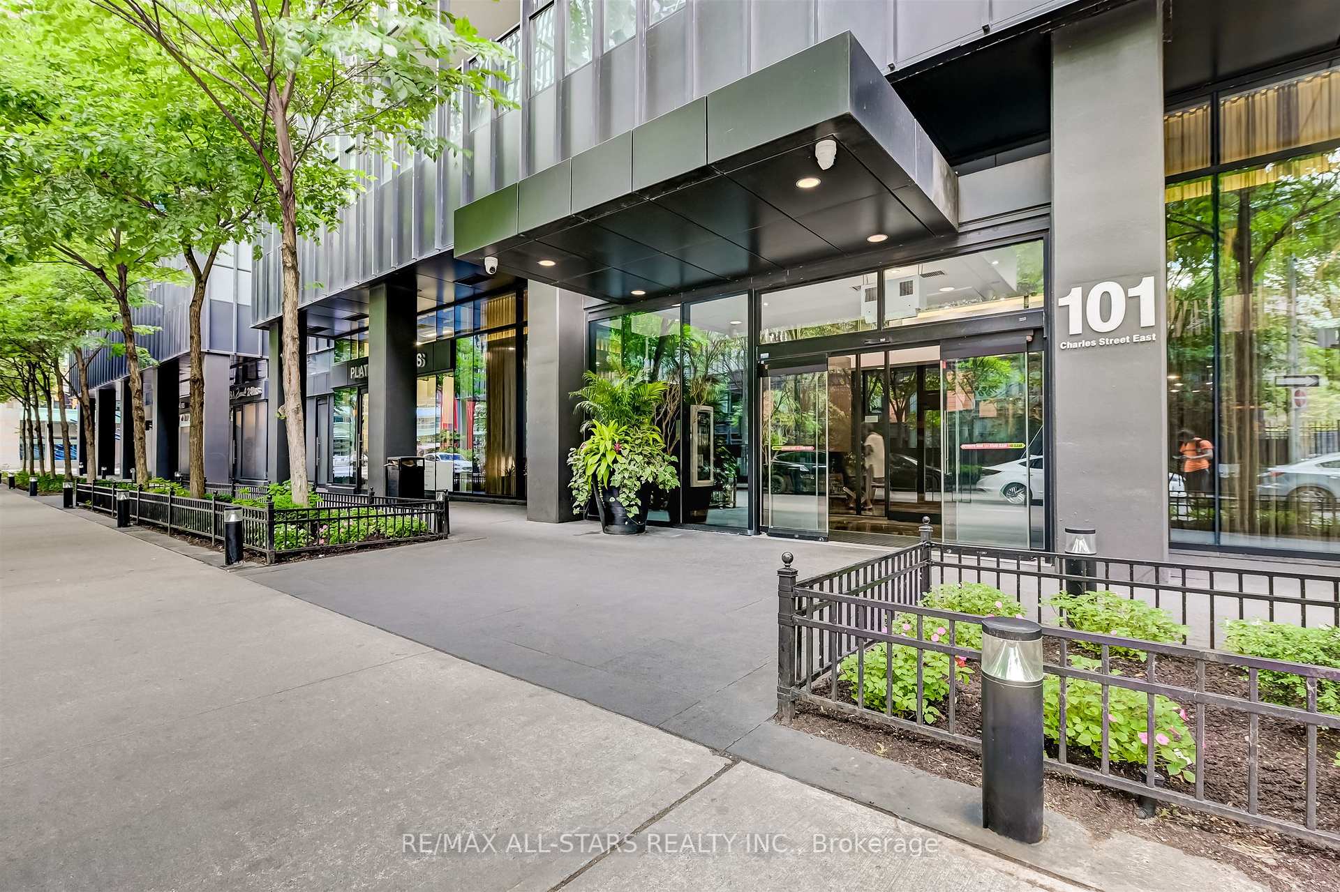 101 Charles Street E 803, Toronto C08 Unit: 803