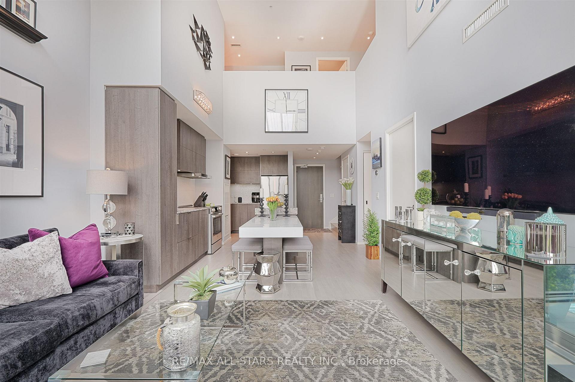 101 Charles Street E 803, Toronto C08 Unit: 803