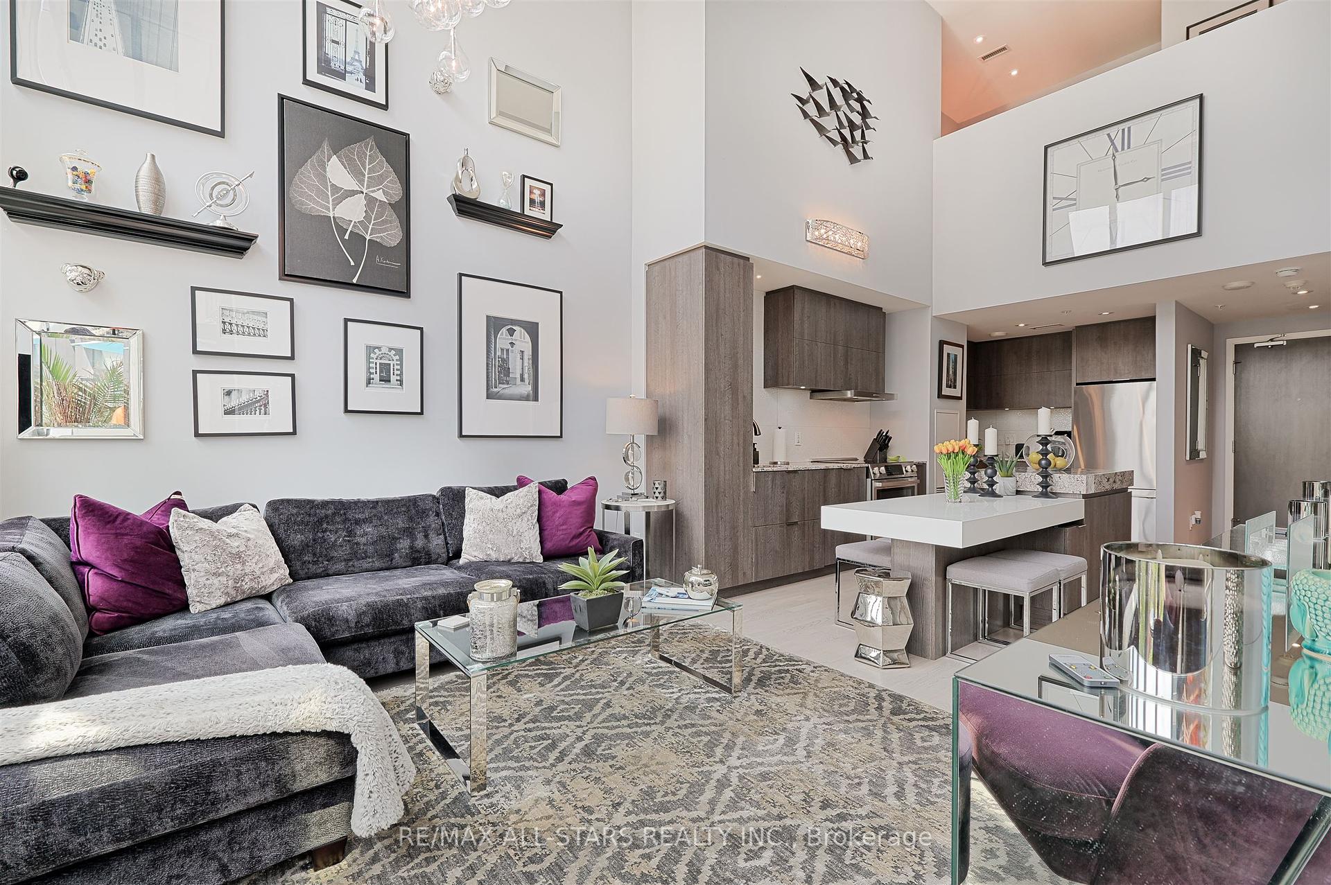 101 Charles Street E 803, Toronto C08 Unit: 803