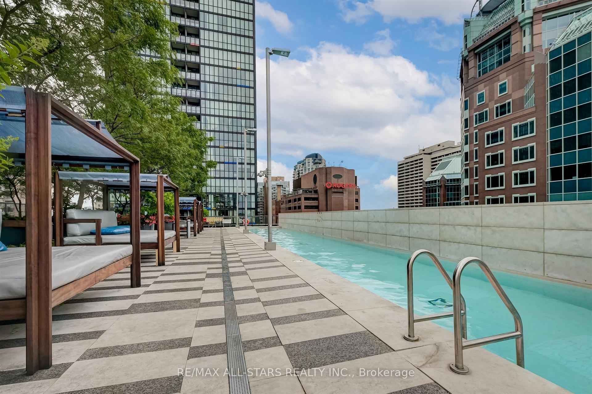 101 Charles Street E 803, Toronto C08 Unit: 803