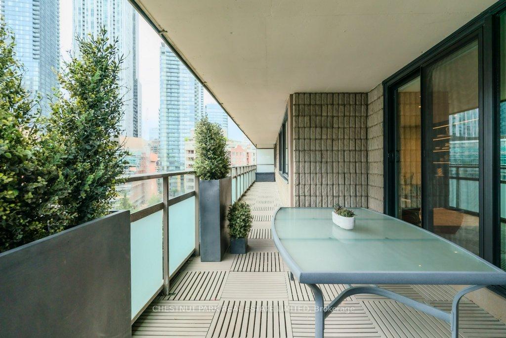 66 Collier Street 9C, Toronto C09 Unit: 9C