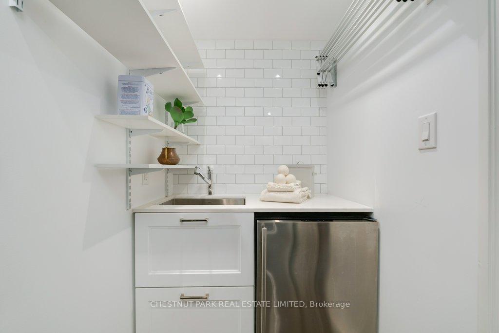 66 Collier Street 9C, Toronto C09 Unit: 9C