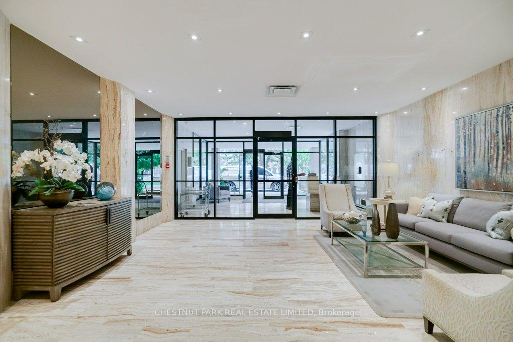 66 Collier Street 9C, Toronto C09 Unit: 9C