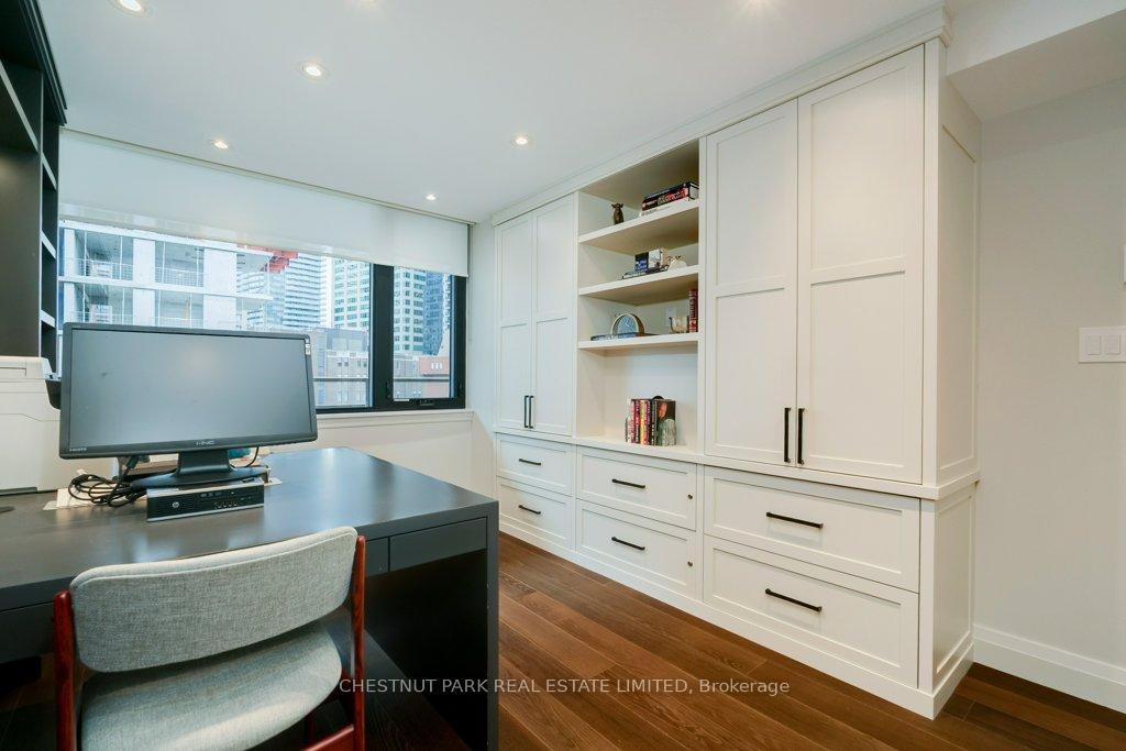 66 Collier Street 9C, Toronto C09 Unit: 9C