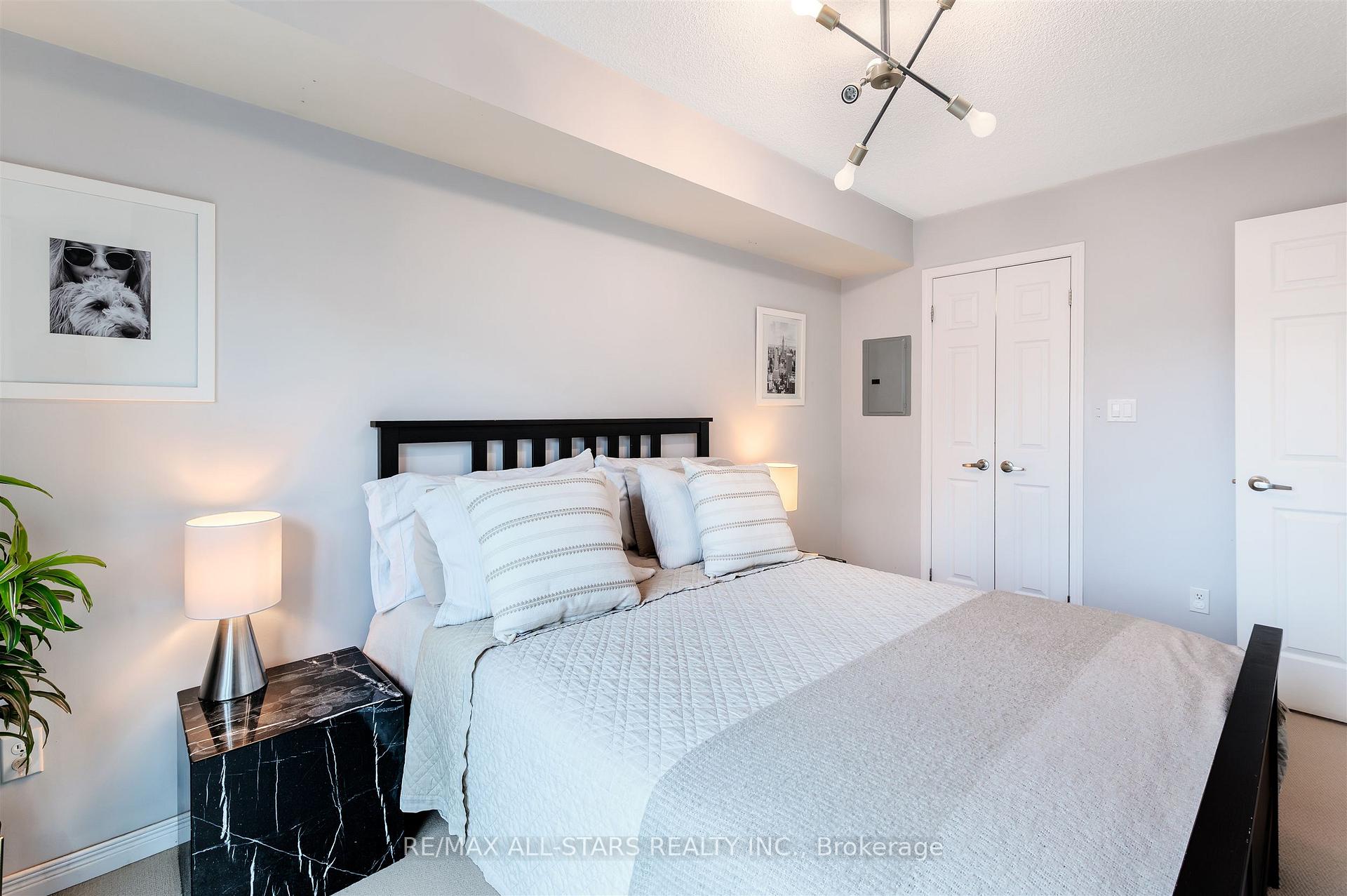 11 Ruttan Street 215