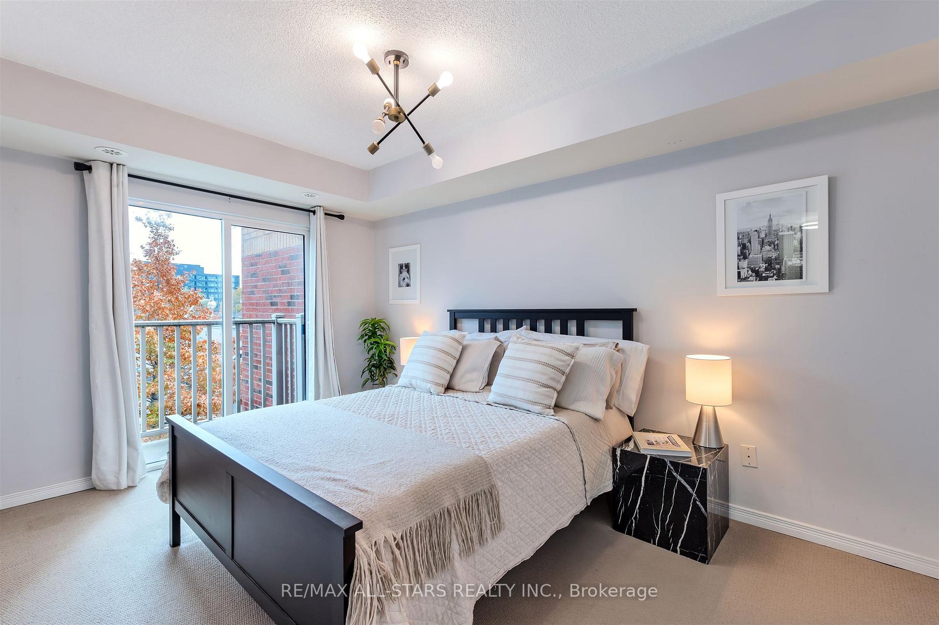 11 Ruttan Street 215