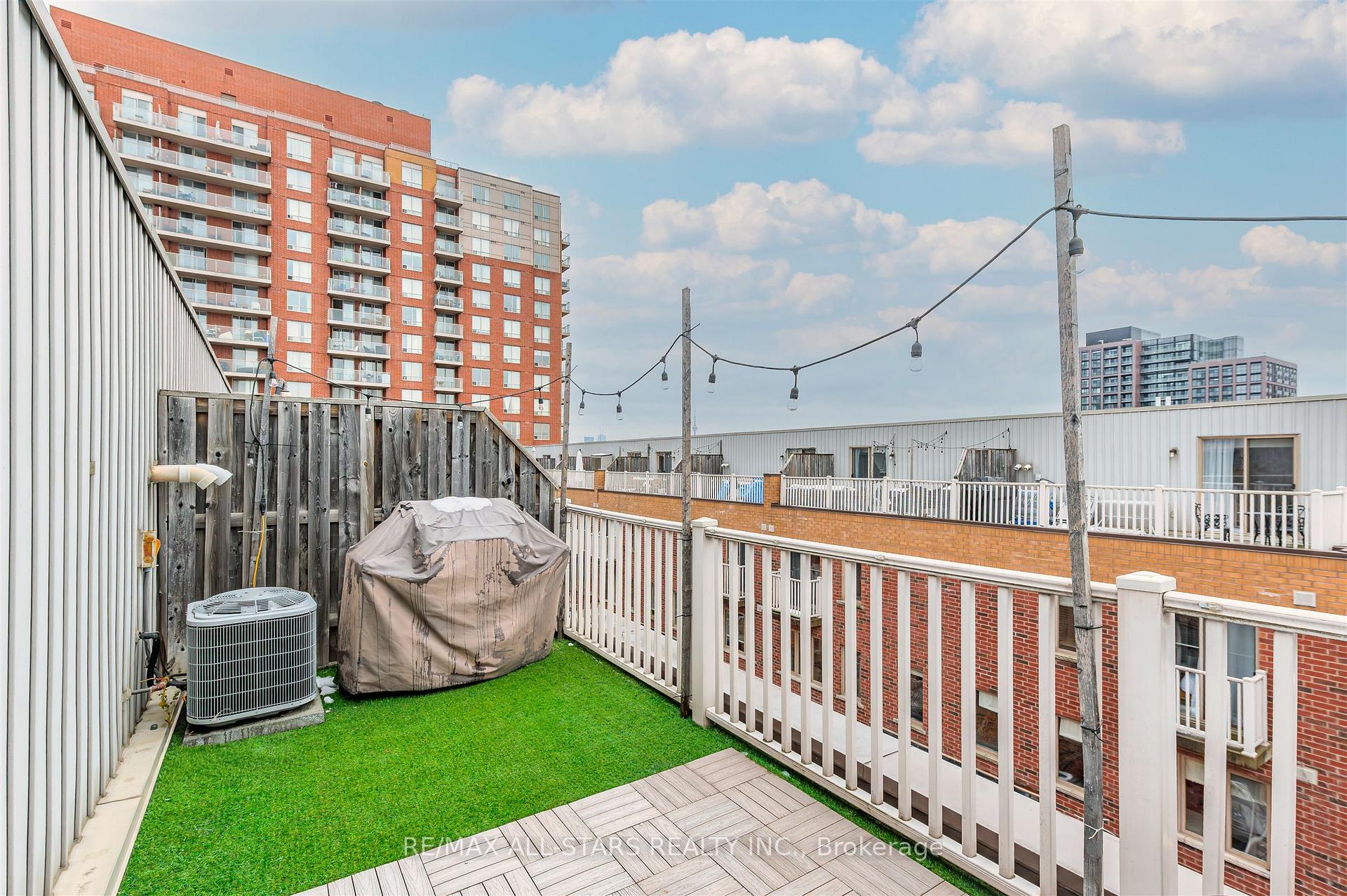 11 Ruttan Street 215