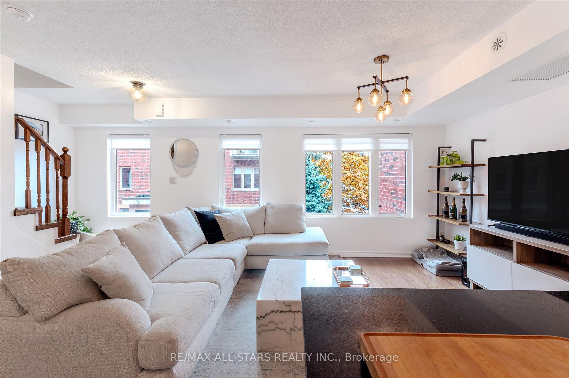 11 Ruttan Street 215