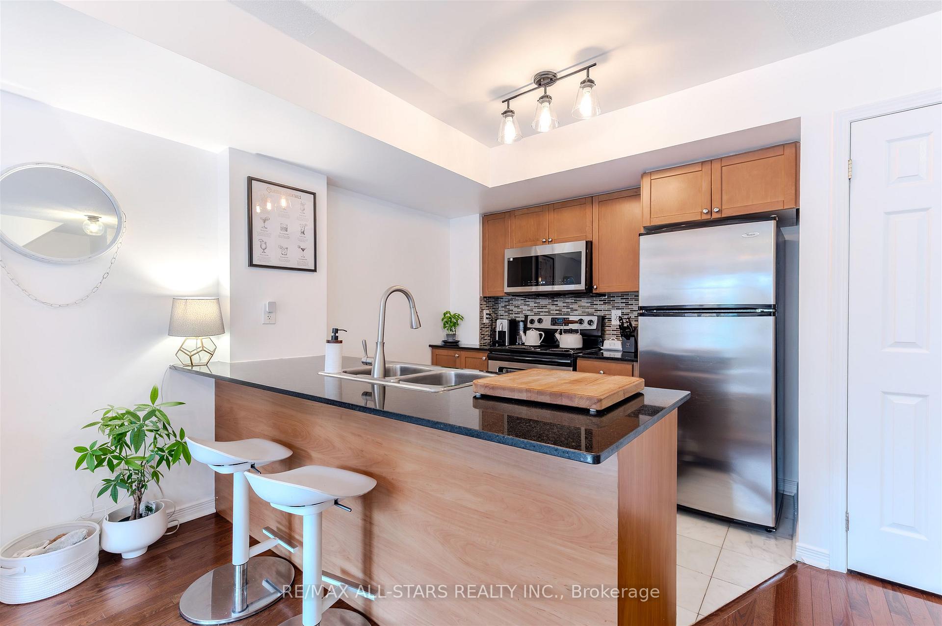 11 Ruttan Street 215