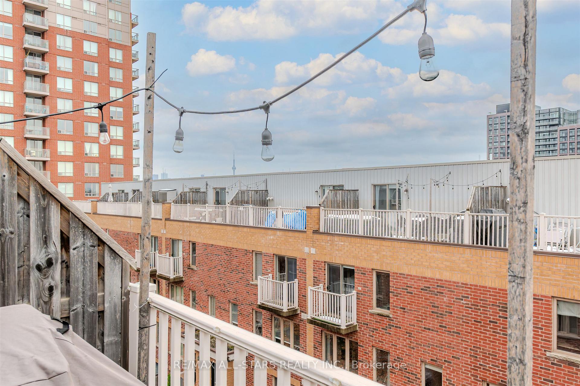 11 Ruttan Street 215