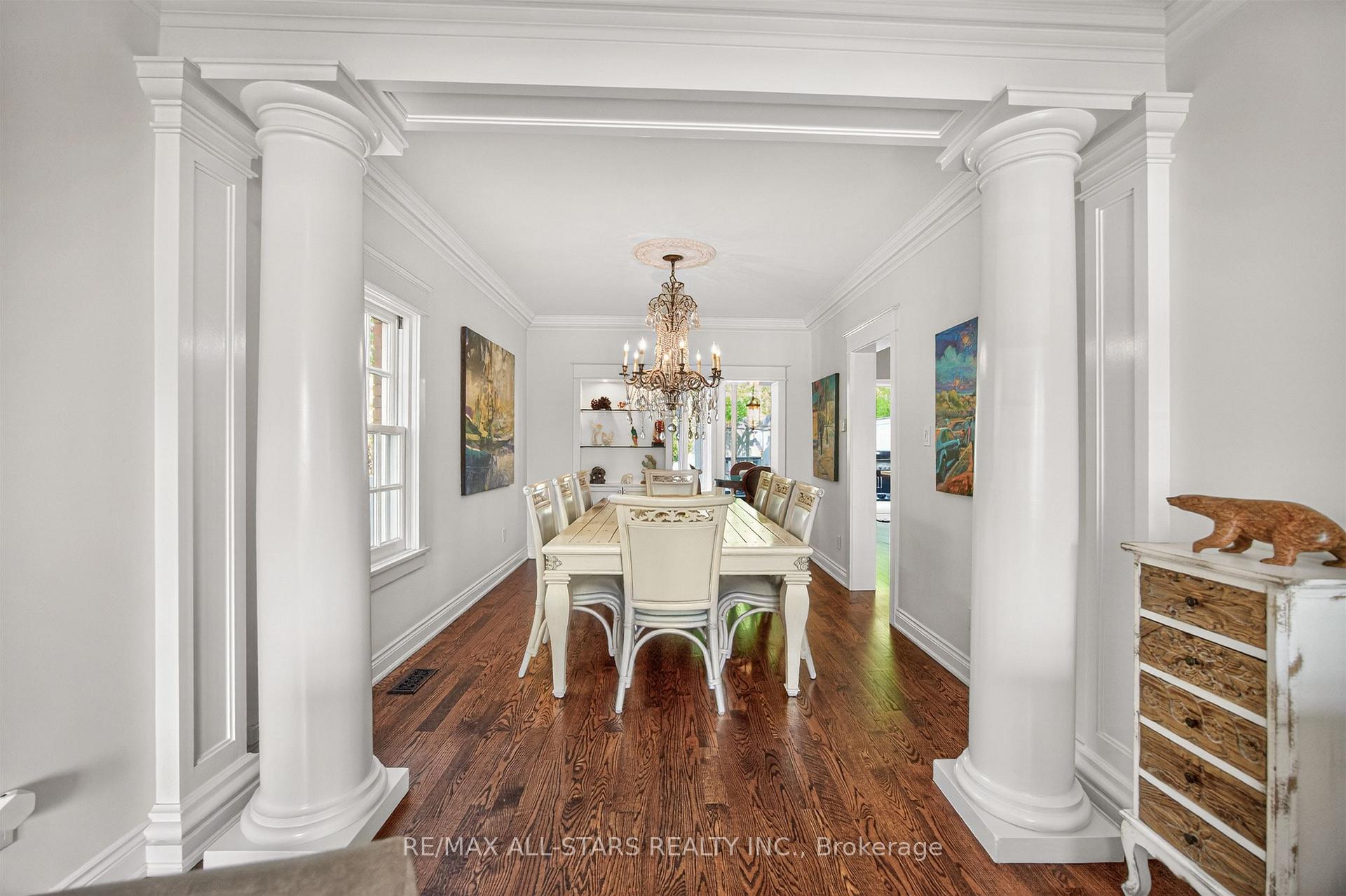 30 Edgewood Crescent