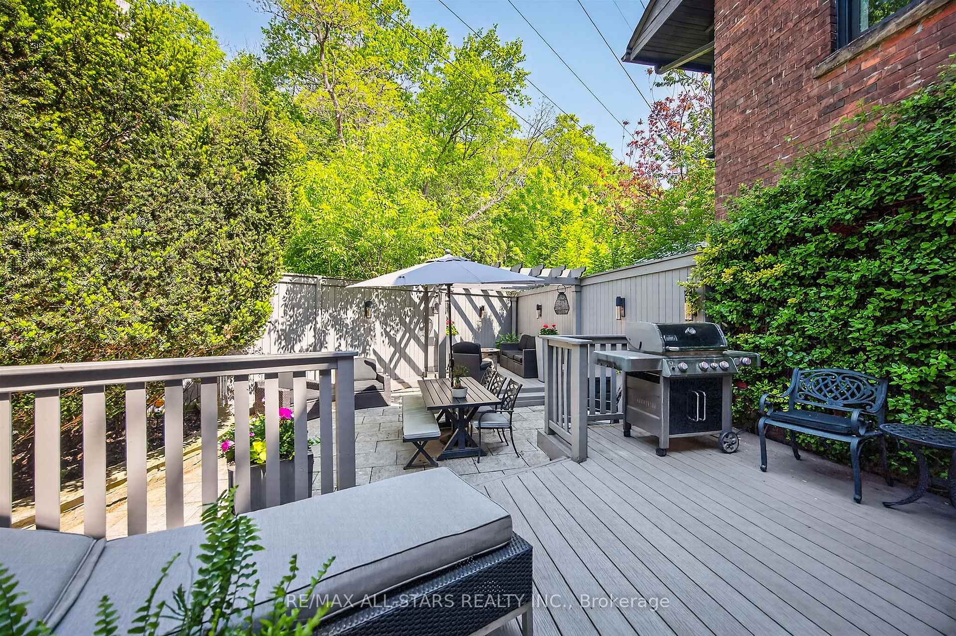 30 Edgewood Crescent