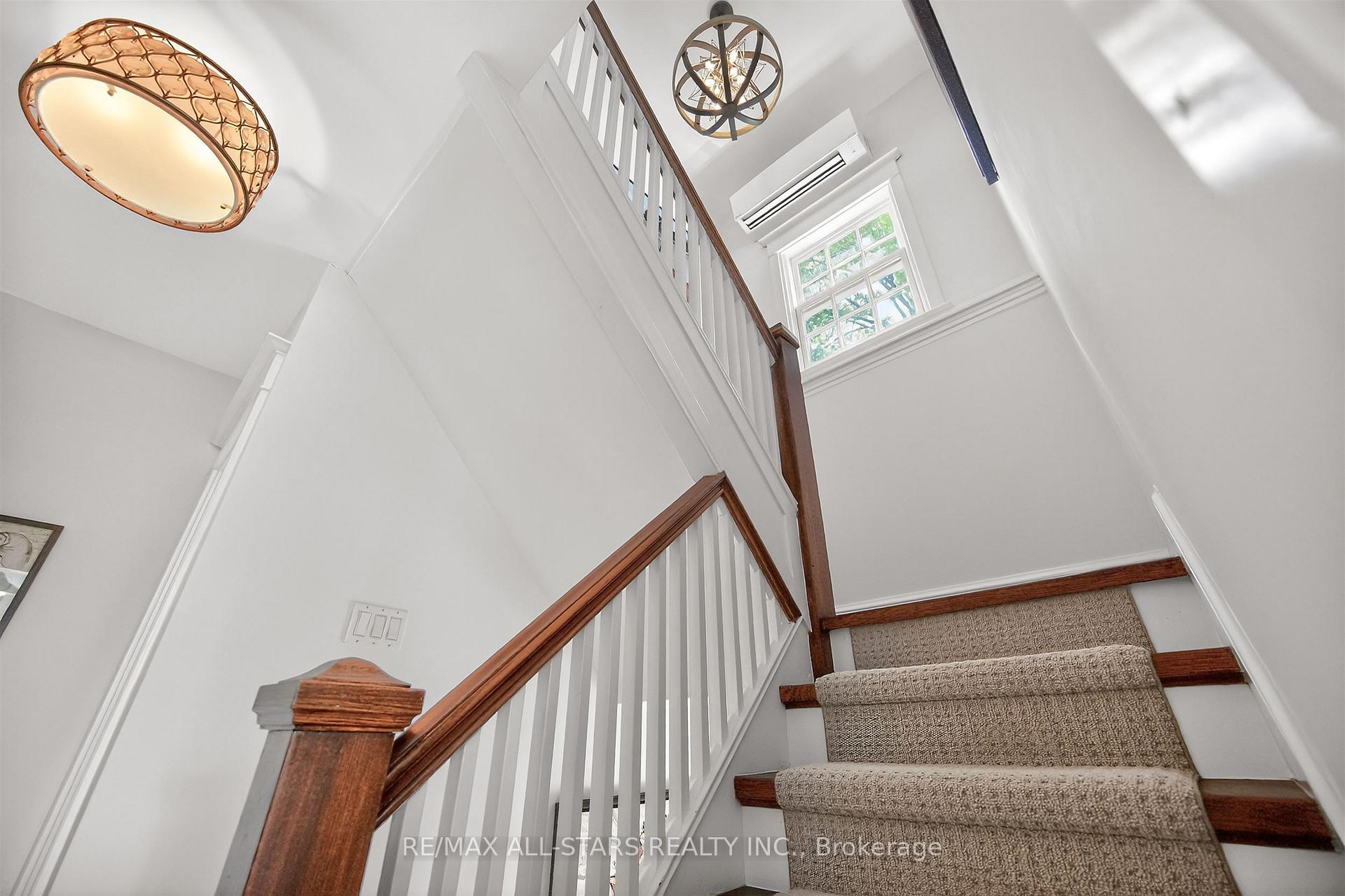30 Edgewood Crescent, Toronto