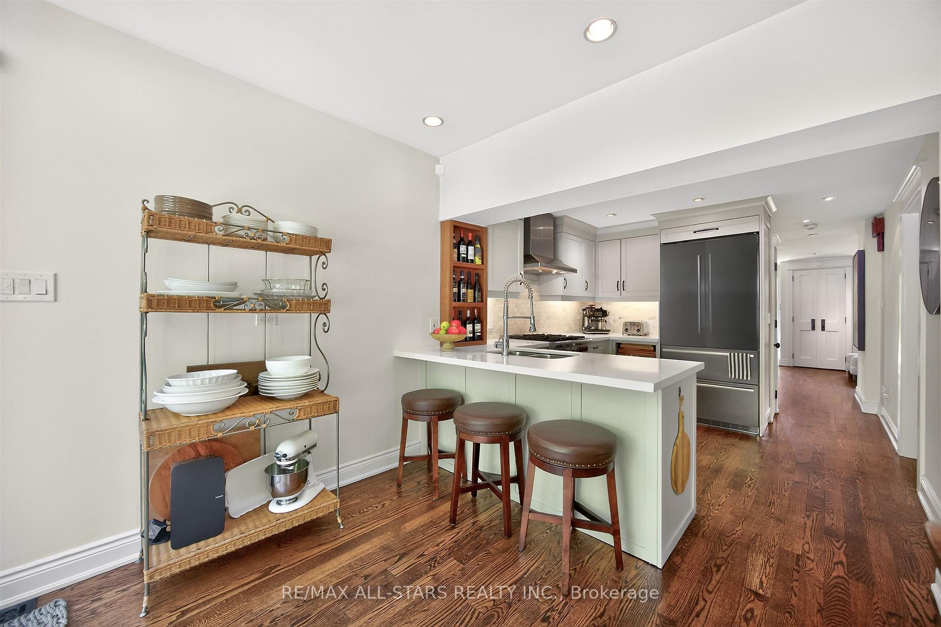 30 Edgewood Crescent, Toronto