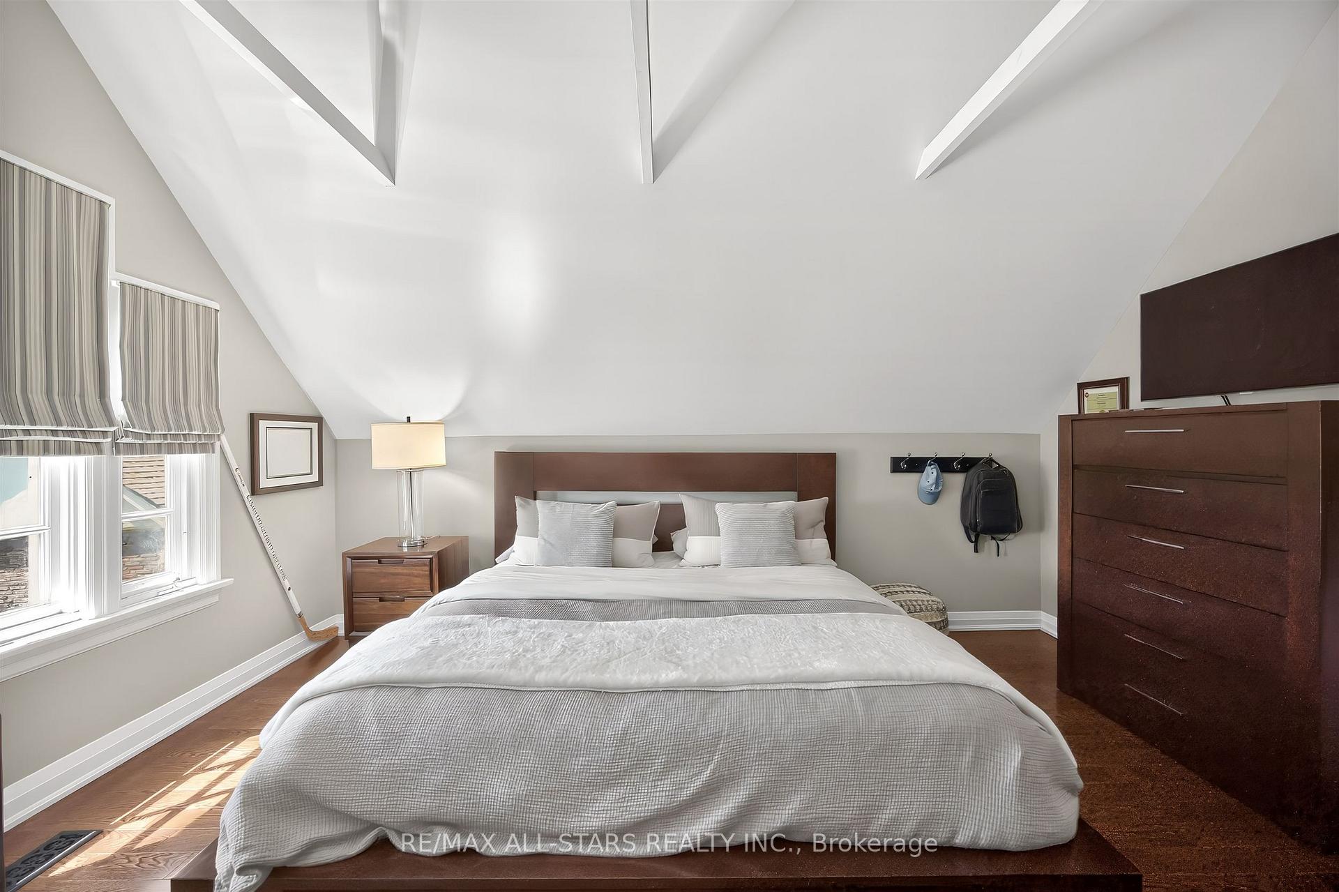 30 Edgewood Crescent, Toronto