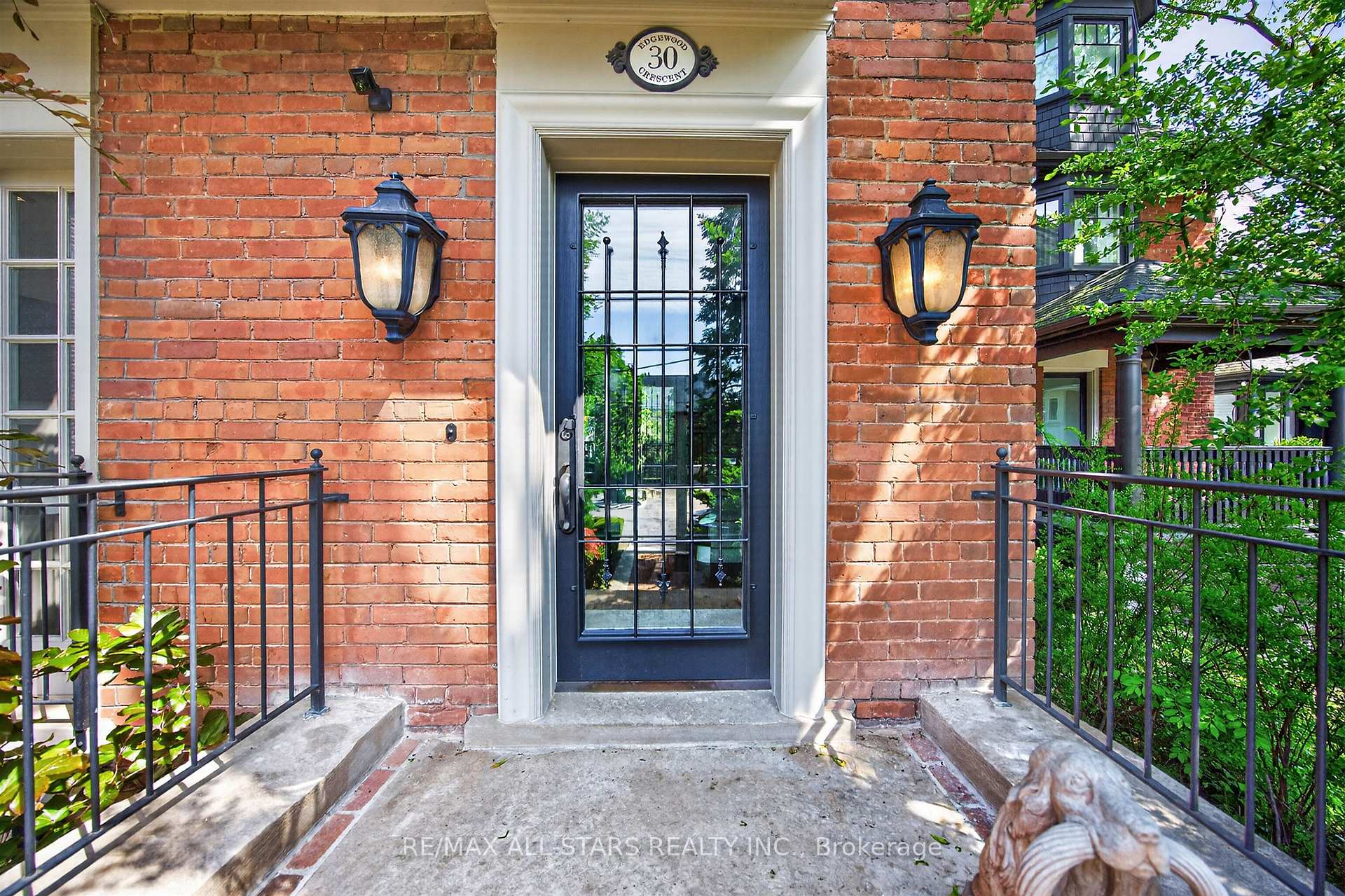30 Edgewood Crescent, Toronto