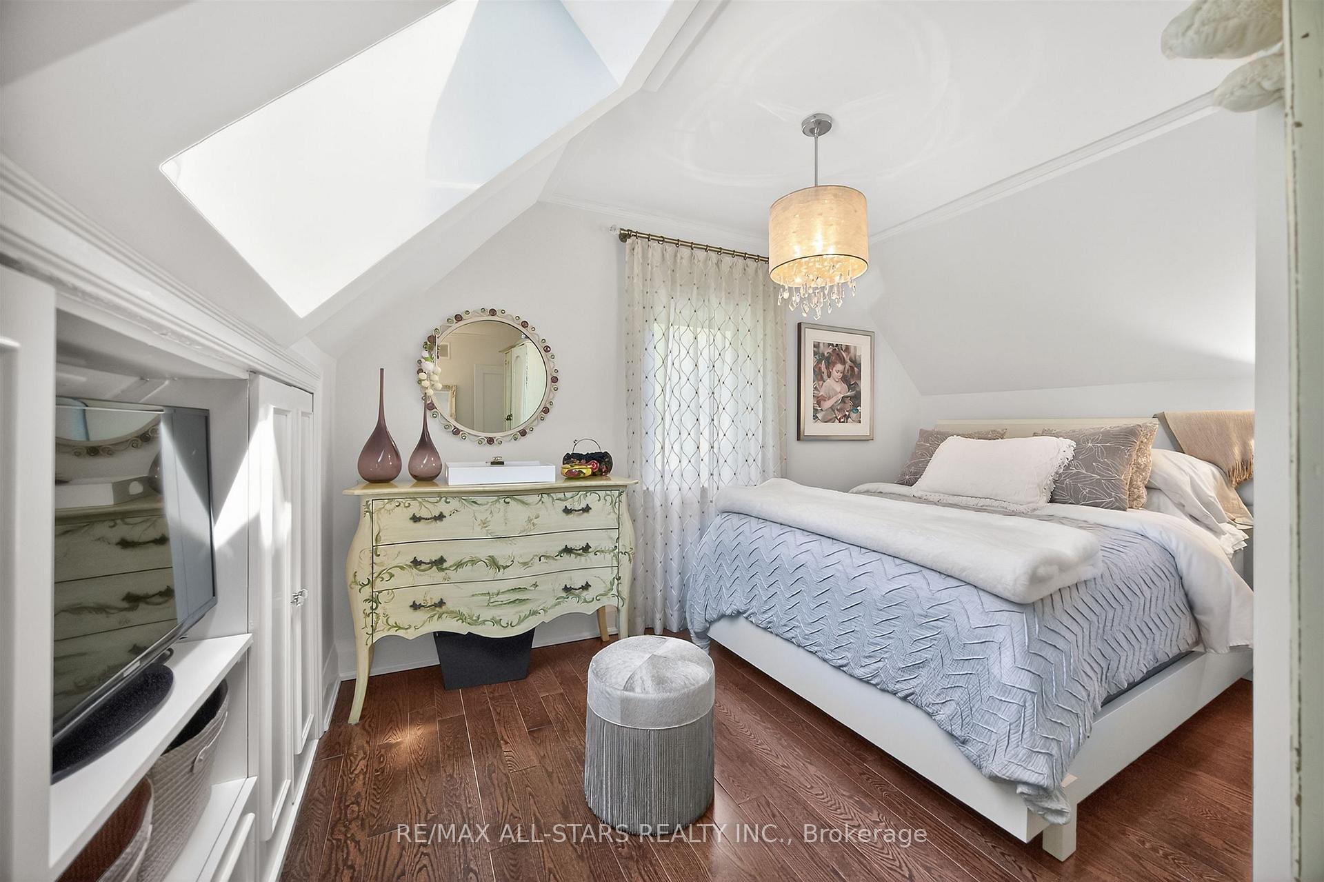 30 Edgewood Crescent, Toronto