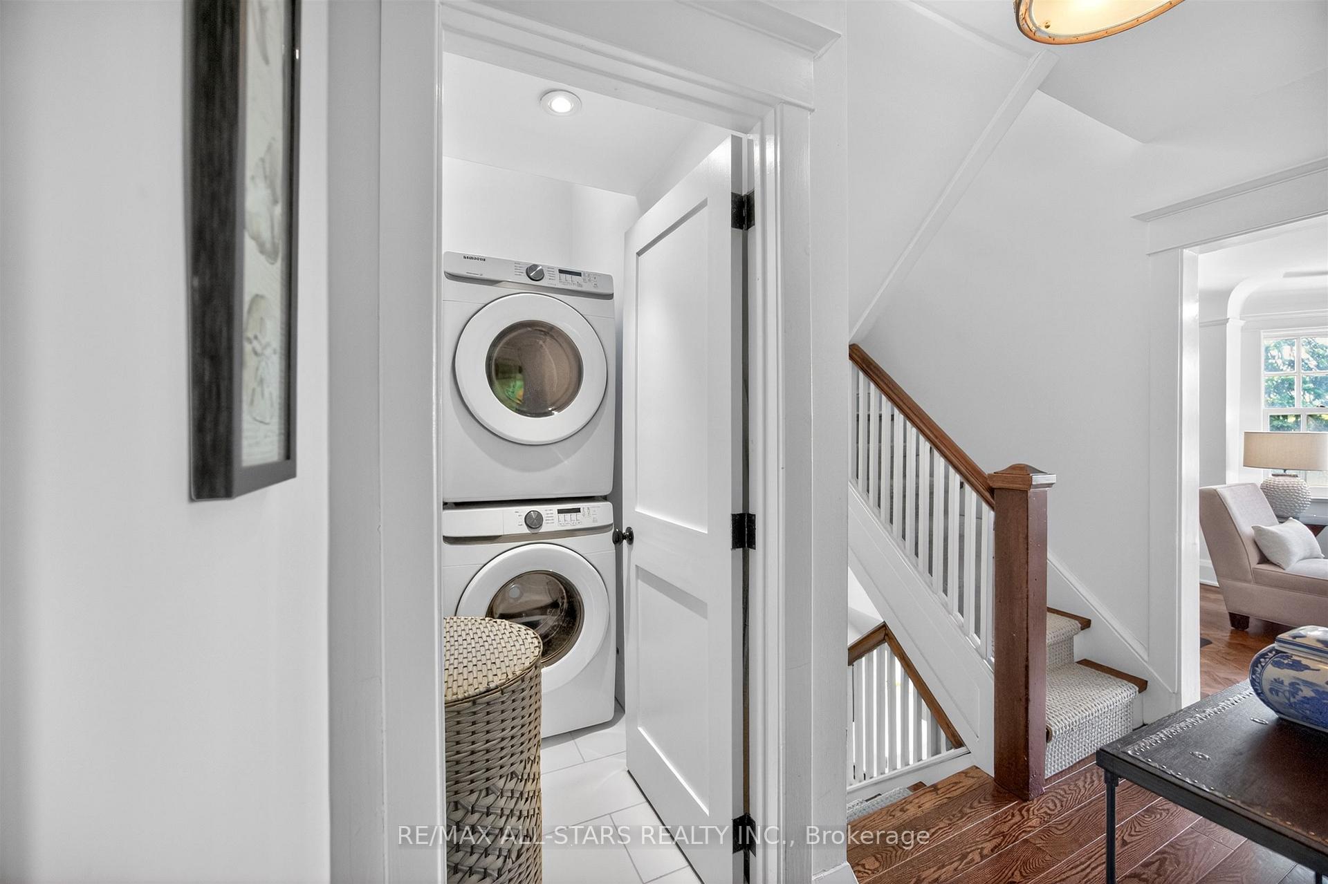 30 Edgewood Crescent, Toronto