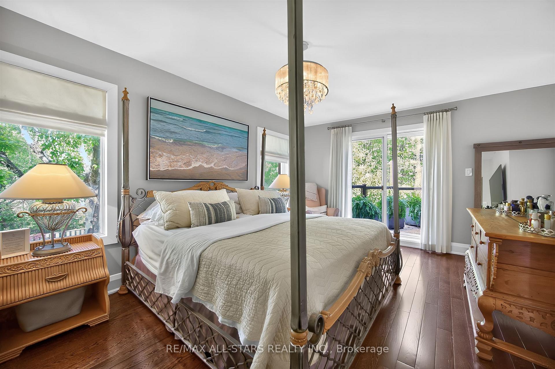 30 Edgewood Crescent, Toronto