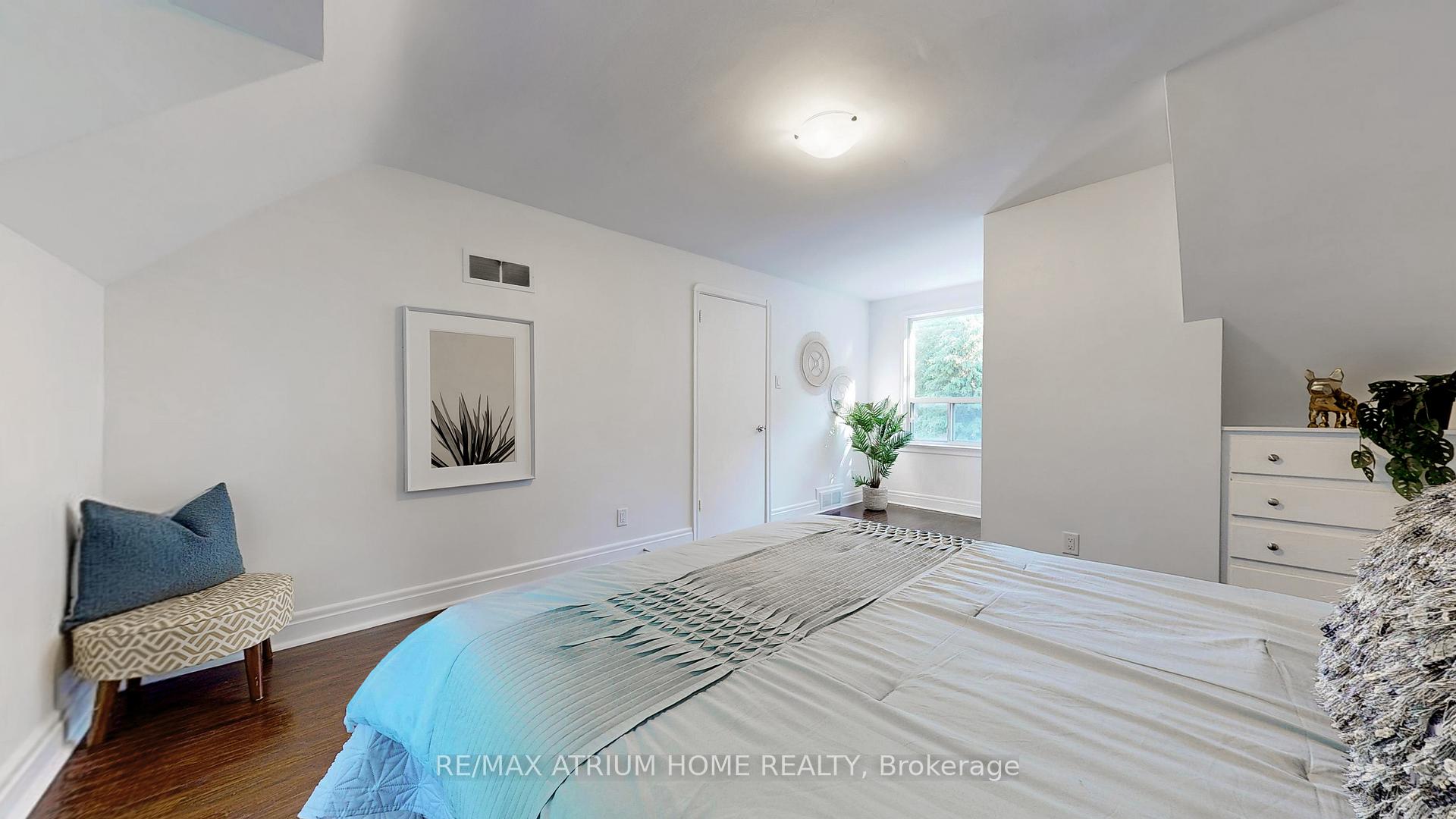 53 Pine Ridge Drive, Toronto