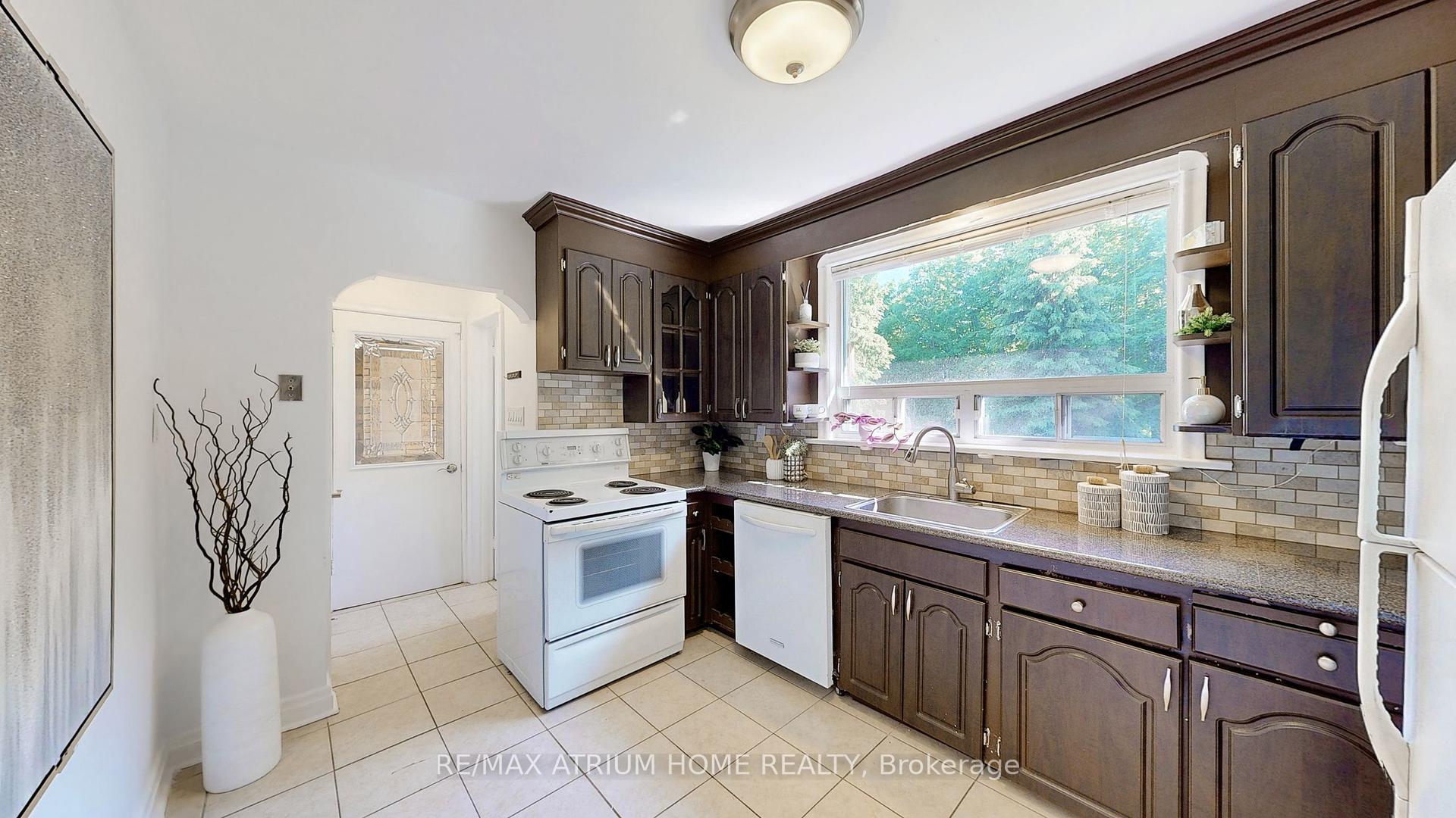 53 Pine Ridge Drive, Toronto