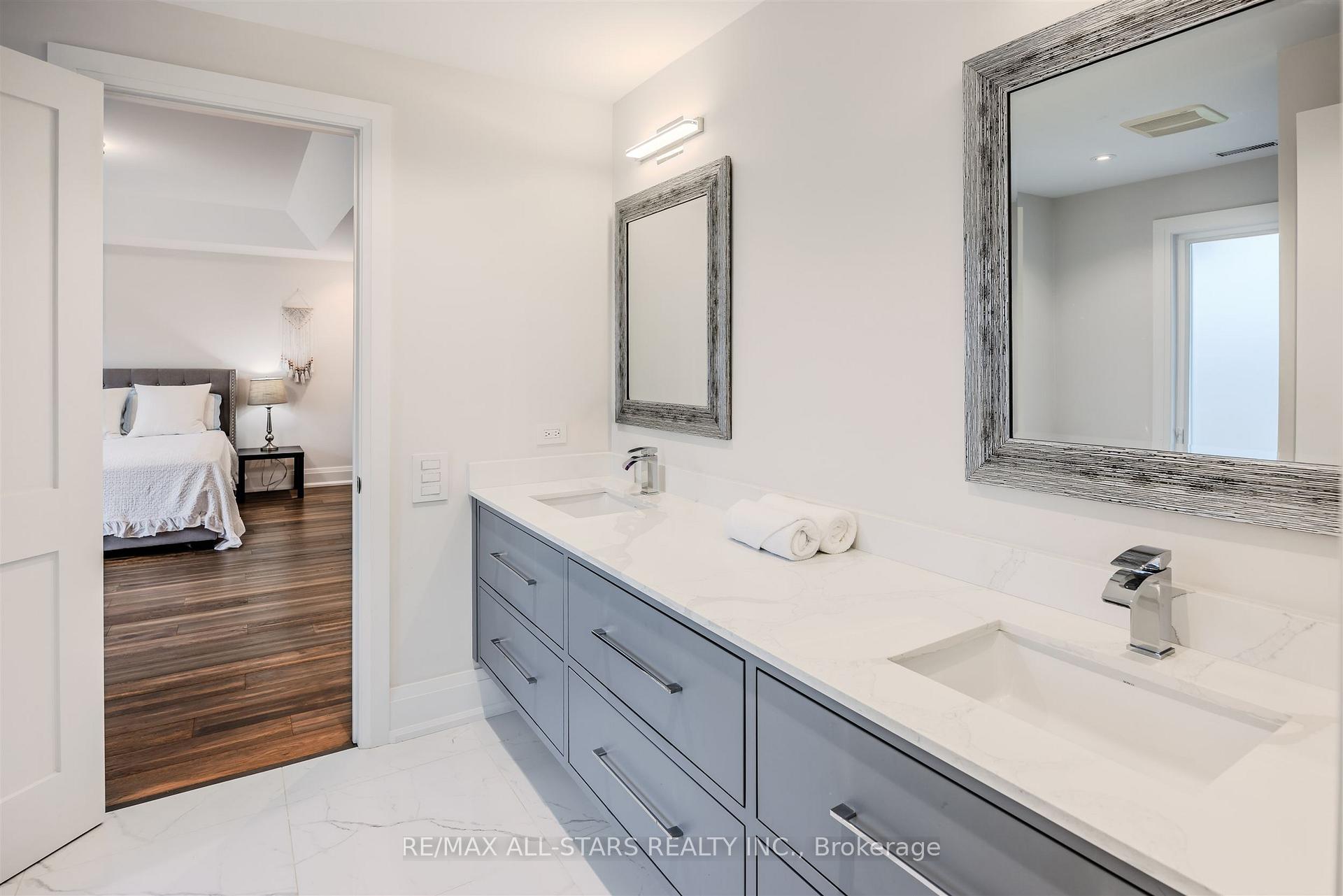 44 Muir Drive, Toronto E08